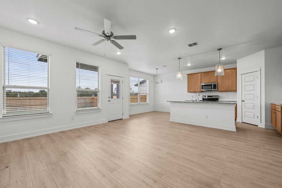 Spacious, unfurnished interior of a new home in Rancho San Gabriel, Georgetown (Image 3).