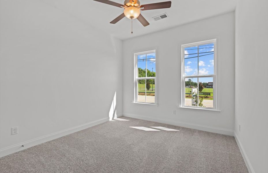 Spacious, unfurnished interior of a new home in Alston Park, Greenville (Image 19).