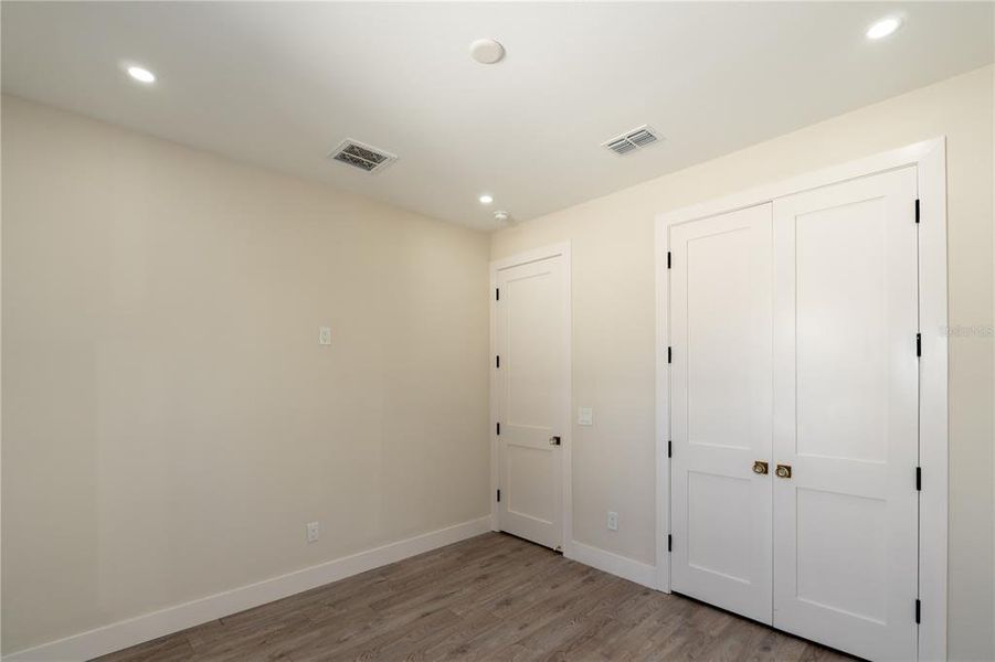 Spacious, unfurnished interior of a new home in , Tampa (Image 48).