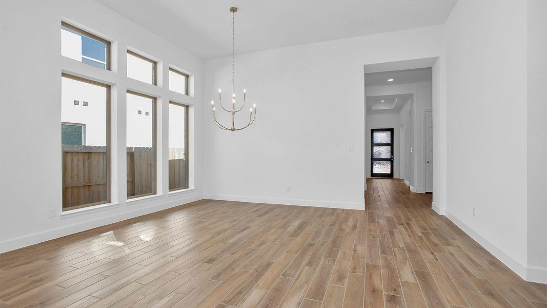 Spacious, unfurnished interior of a new home in Candela, Richmond (Image 7).