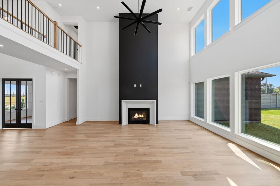 Spacious, unfurnished interior of a new home in Legacy, League City (Image 25).
