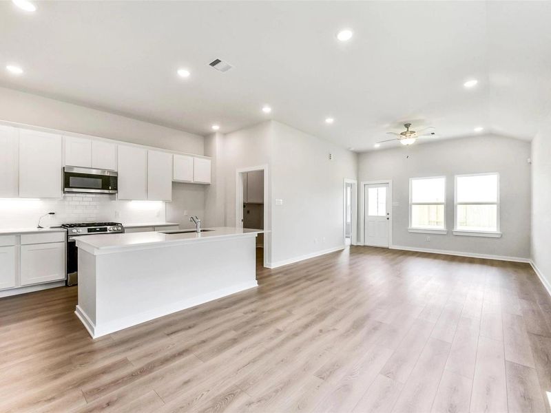 Image 33 of a home in River Ranch Meadows. Image 33 of a home in River Ranch Meadows.