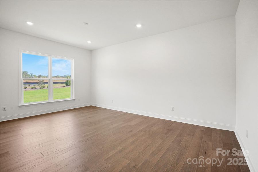 Spacious, unfurnished interior of a new home in Forest Creek, Waxhaw (Image 13).