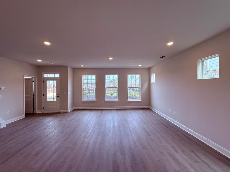 Spacious, unfurnished interior of a new home in Promenade at Clari Park, Murfreesboro (Image 12).
