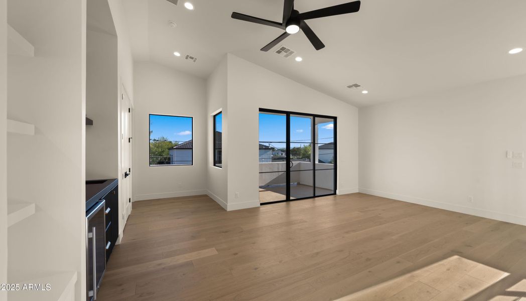 Upstairs Loft4 Upstairs Loft4