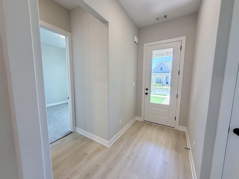 Spacious, unfurnished interior of a new home in Lockwood, Collierville (Image 13).