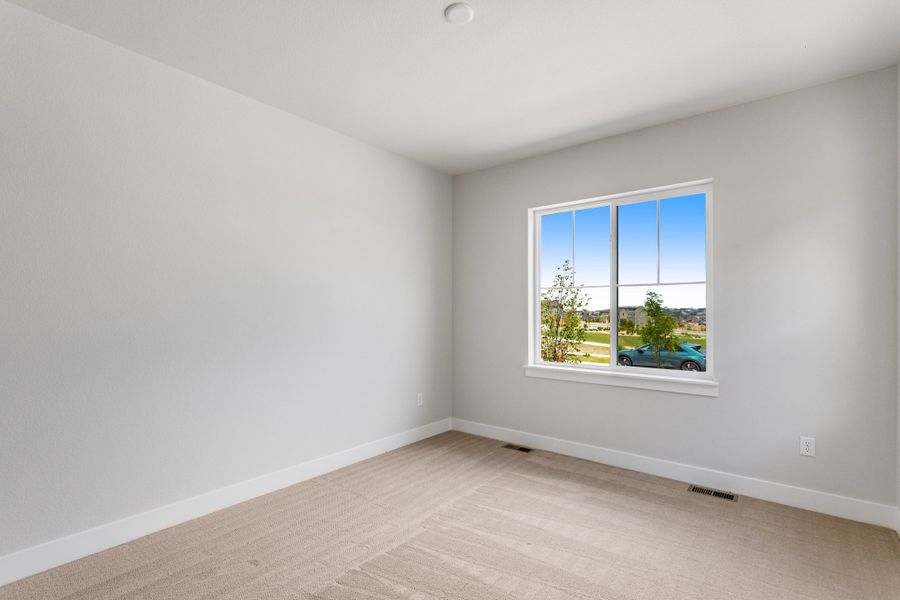 Spacious, unfurnished interior of a new home in The Aurora Highlands, Aurora (Image 17).