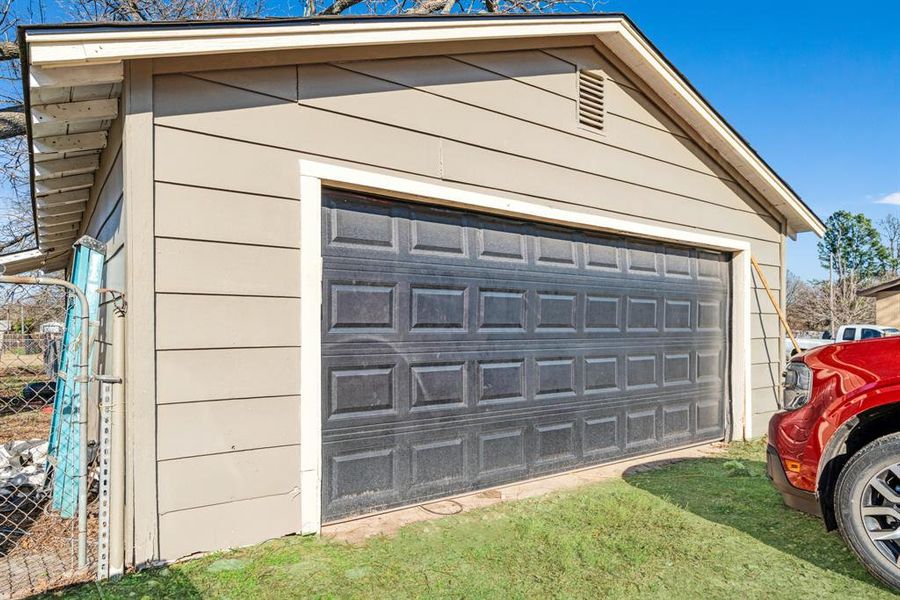 Exterior details and patio area of a home in , Blossom (Image 17).