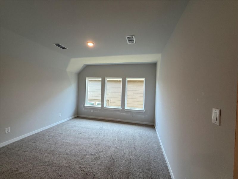 Spacious, unfurnished interior of a new home in Austin Point, Richmond (Image 7).