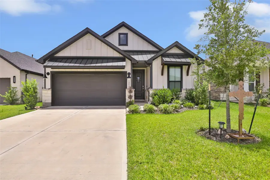 Front exterior of a new home in , Tomball, TX, highlighting curb appeal (Image 22). Front exterior of a new home in , Tomball, TX, highlighting curb appeal (Image 22).