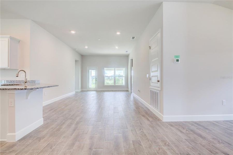 Spacious, unfurnished interior of a new home in Abbey Glen, Dade City (Image 19). Spacious, unfurnished interior of a new home in Abbey Glen, Dade City (Image 19).