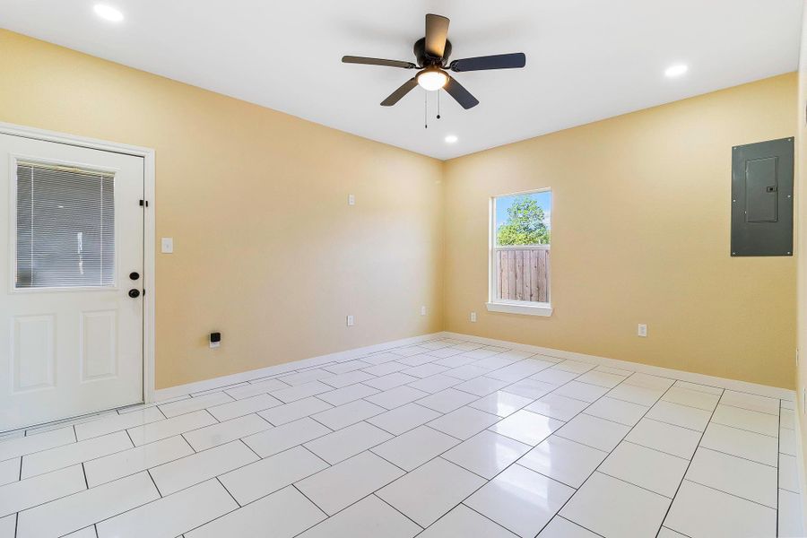 Primary Suite with private access to backyard oasis. Primary Suite with private access to backyard oasis.