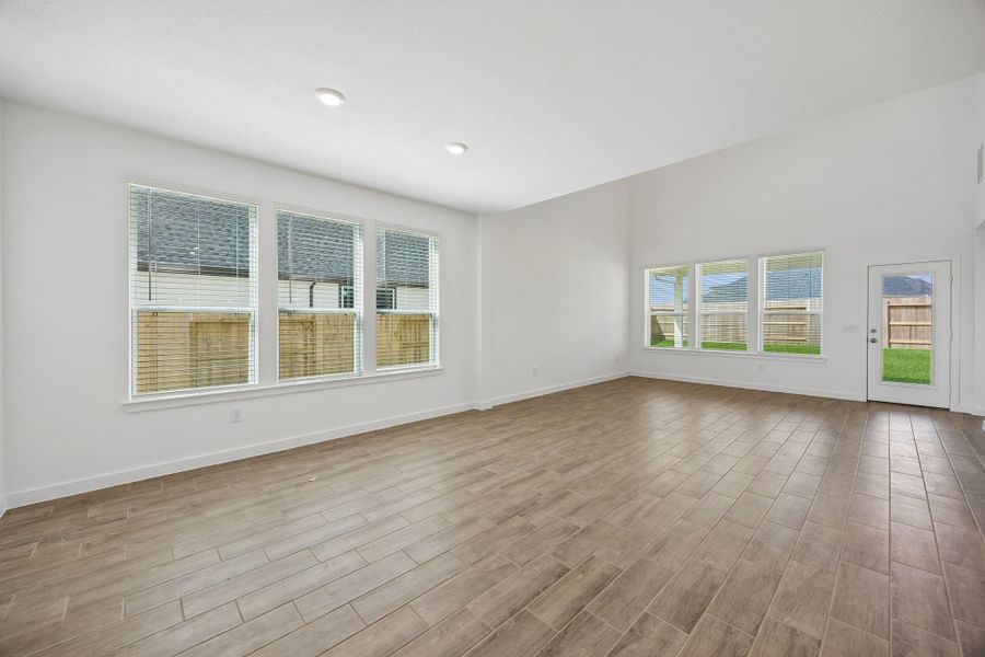 Spacious, unfurnished interior of a new home in Windcress, Cove (Image 20).