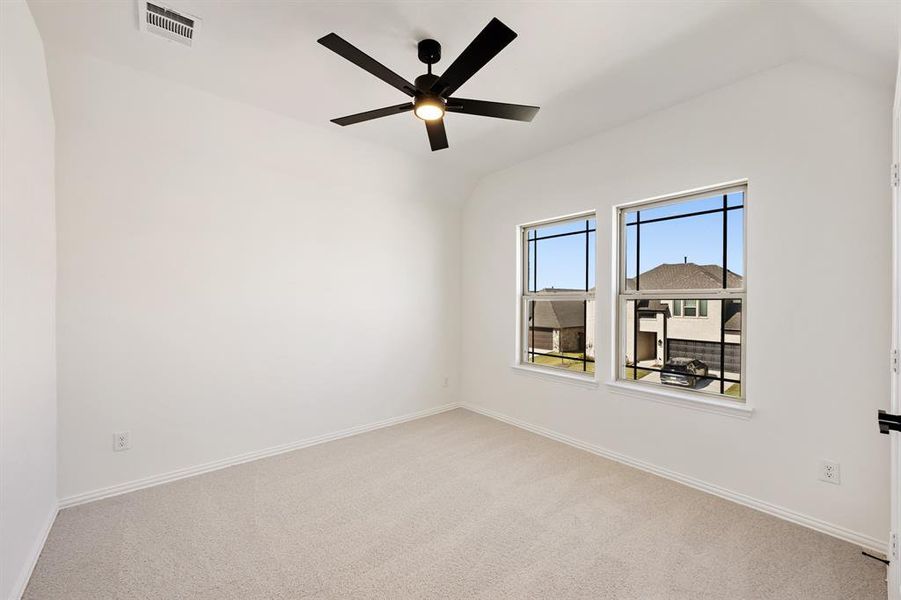 Spacious, unfurnished interior of a new home in Willow Wood Classic 60, McKinney (Image 29).