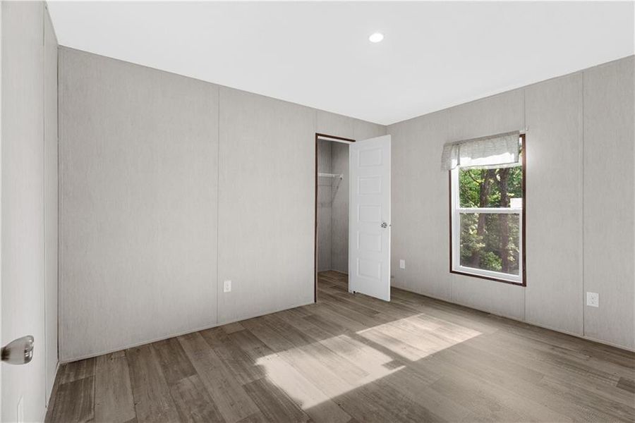 Spacious, unfurnished interior of a new home in , Resaca (Image 22).