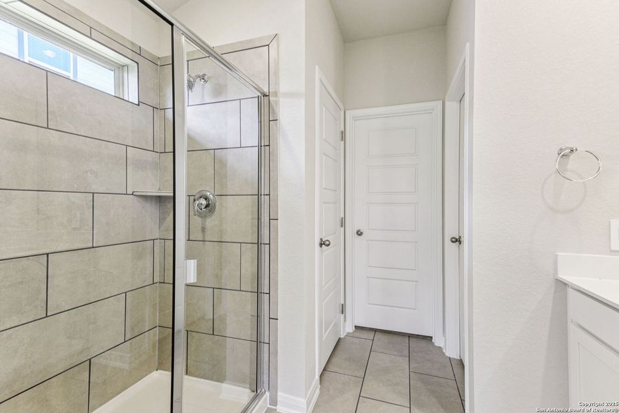 Furnished interior view inside a new home in Remington Ranch, San Antonio (Image 11).