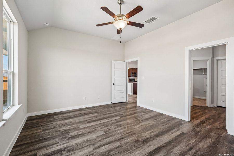 Spacious, unfurnished interior of a new home in Red Hawk Landing, San Antonio (Image 19). Spacious, unfurnished interior of a new home in Red Hawk Landing, San Antonio (Image 19).