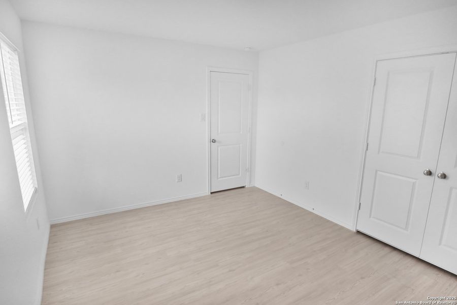 Spacious, unfurnished interior of a new home in Southton Meadows: Stonehill Collection, San Antonio (Image 11).