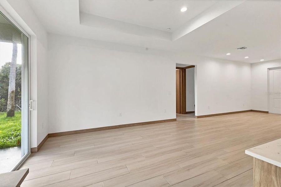 Spacious, unfurnished interior of a new home in , Rotonda West (Image 18).