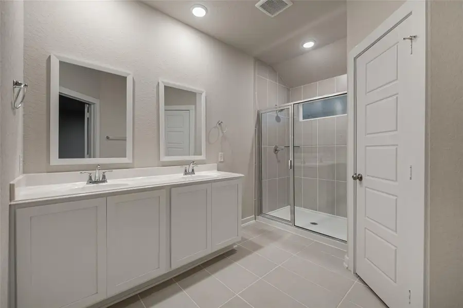 REPRESENTATIVE OF FLOOR PLAN ONLY REPRESENTATIVE OF FLOOR PLAN ONLY