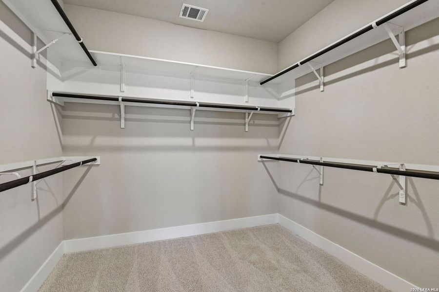 Spacious, unfurnished interior of a new home in Fox Falls, Boerne (Image 29). Spacious, unfurnished interior of a new home in Fox Falls, Boerne (Image 29).