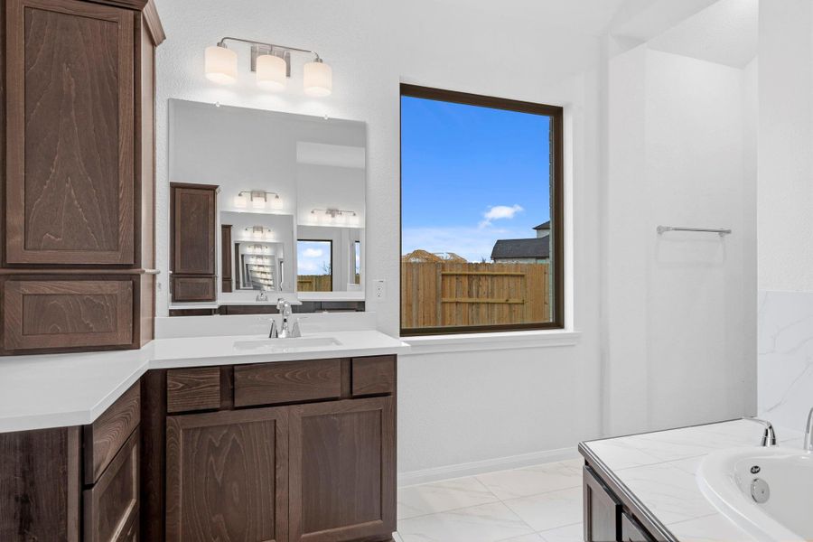 Furnished interior view inside a new home in , Texas City (Image 7).