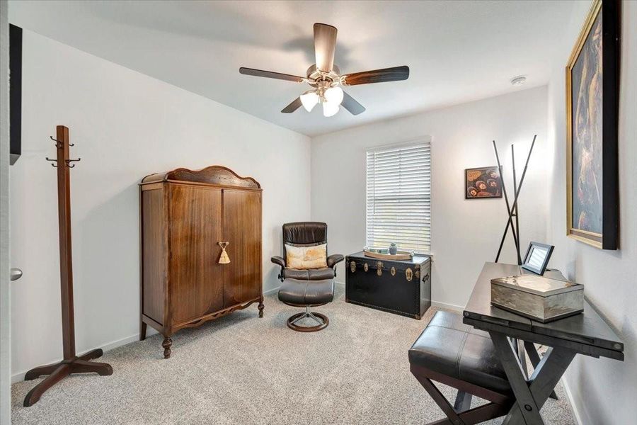 Furnished interior view inside a new home in Pelican Pointe, Texas City (Image 24).