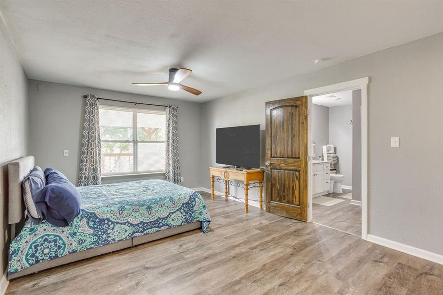 Furnished interior view inside a new home in , Mineral Wells (Image 13).