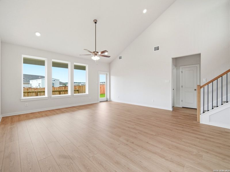 Spacious, unfurnished interior of a new home in Saddle Creek Ranch, Cibolo (Image 16).