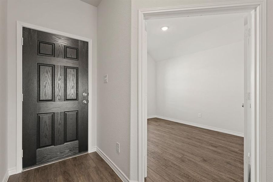 Spacious, unfurnished interior of a new home in Burgess Meadows, Cleburne (Image 11).