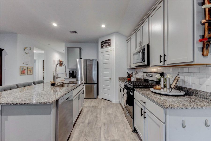 Furnished interior view inside a new home in Tamarron, Fulshear (Image 9). Furnished interior view inside a new home in Tamarron, Fulshear (Image 9).