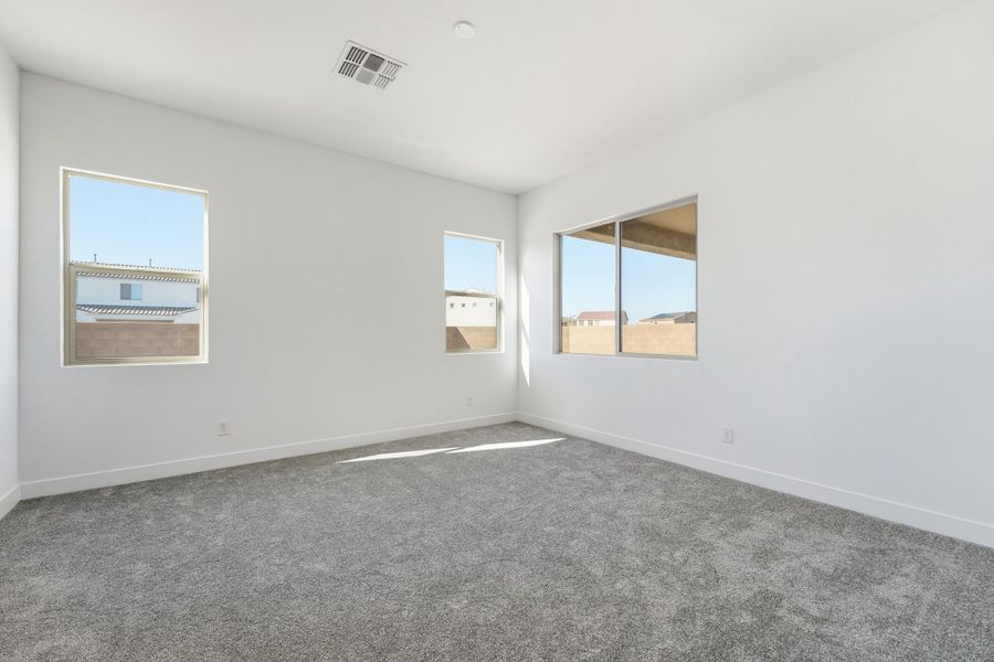 Spacious, unfurnished interior of a new home in Combs Ranch, San Tan Valley (Image 25).