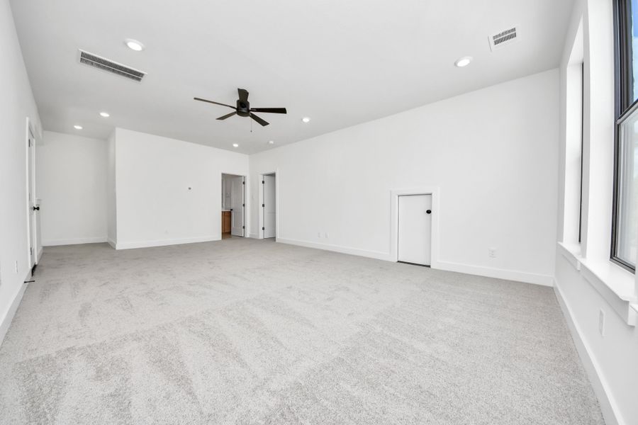 Spacious, unfurnished interior of a new home in Caywood Place, Houston (Image 36). Spacious, unfurnished interior of a new home in Caywood Place, Houston (Image 36).