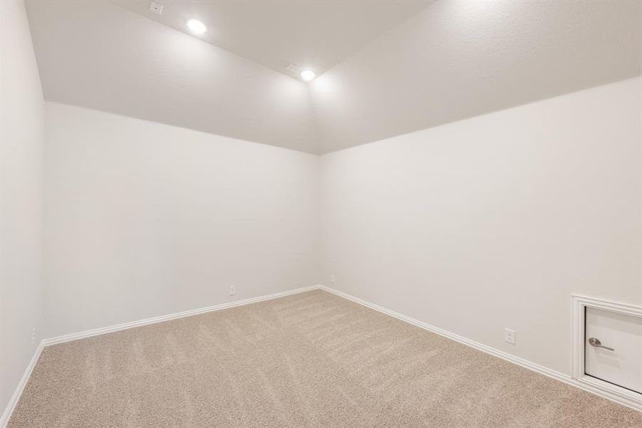 Spacious, unfurnished interior of a new home in Hayes Crossing, Midlothian (Image 29).