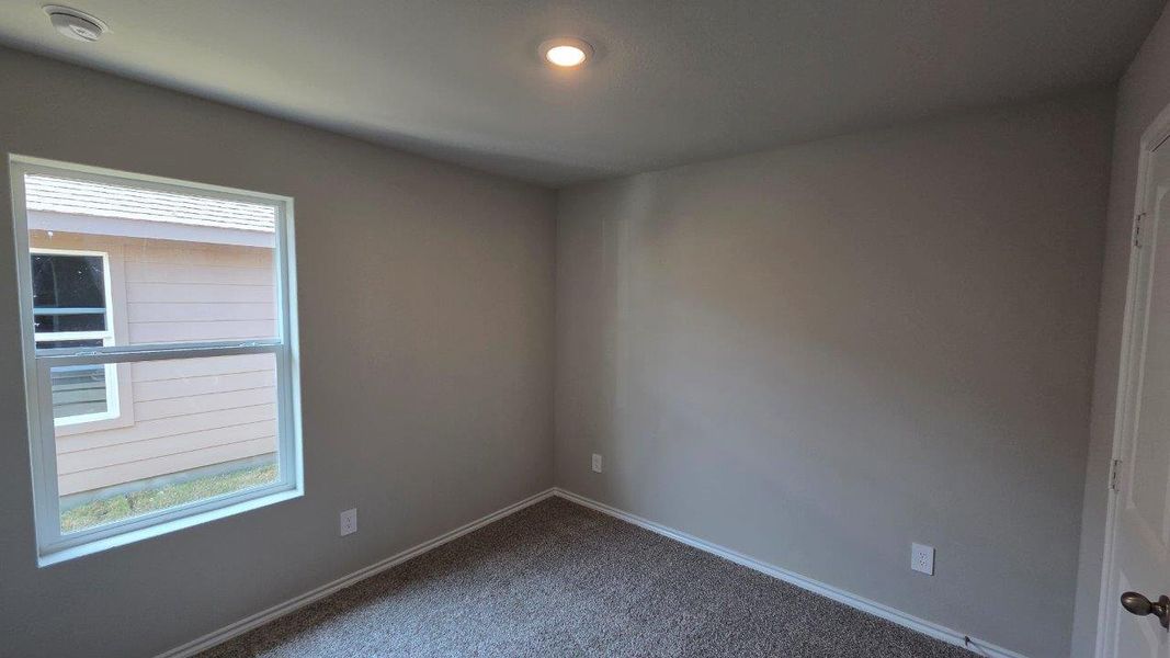 Spacious, unfurnished interior of a new home in Lonestar at Liberty Trails, Fort Worth (Image 13).
