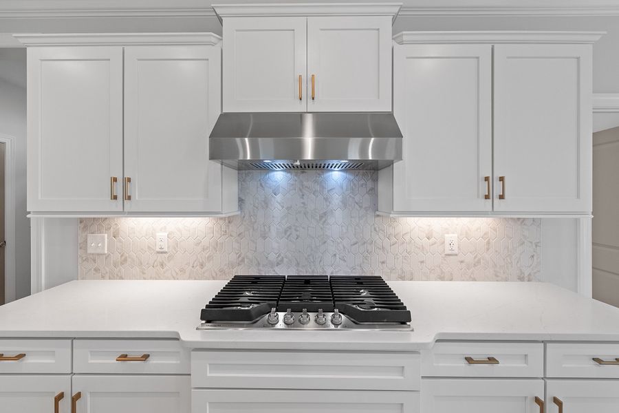Representative interior finishes for a home built from the The Hampton by RobuckHomes in Baylee Ridge, Selma (Image 110).