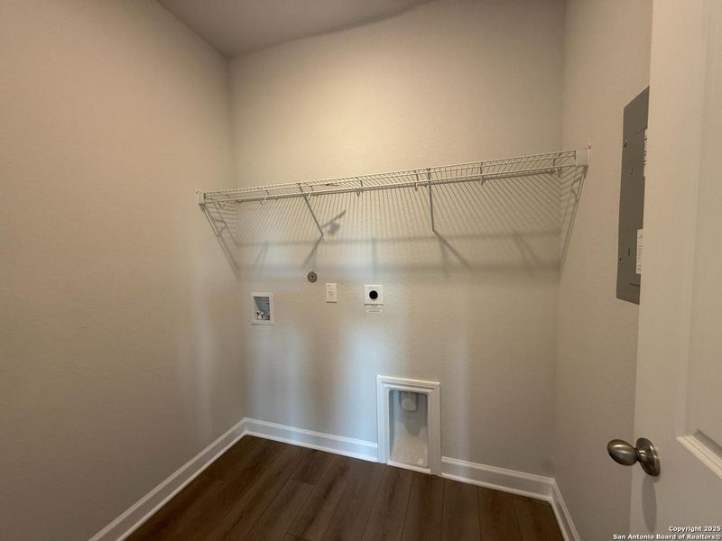 Spacious, unfurnished interior of a new home in The Summit at Saddlebrook Ranch 55's, Schertz (Image 18).