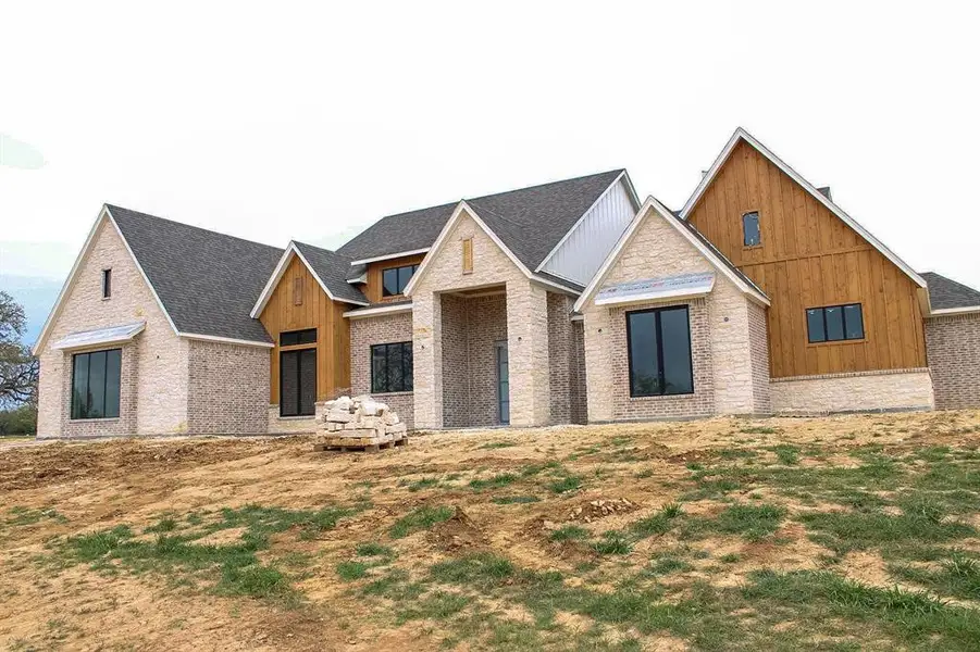 Image 13 of a home in . Image 13 of a home in .