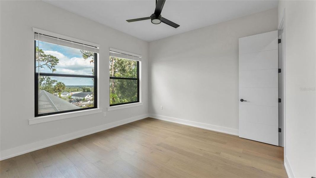 Spacious, unfurnished interior of a new home in Delphi Hills, Lakeland (Image 68).