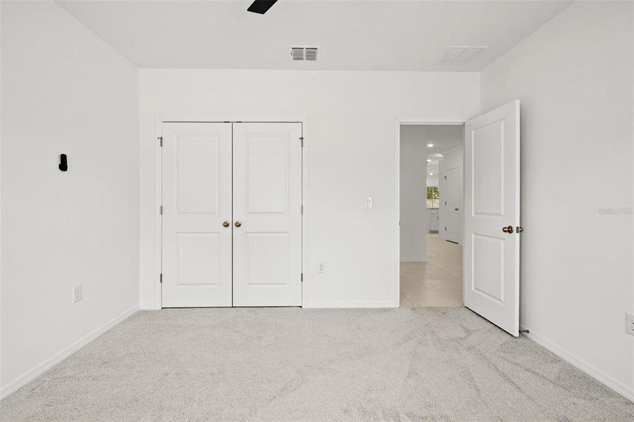 Spacious, unfurnished interior of a new home in , Weeki Wachee (Image 20).