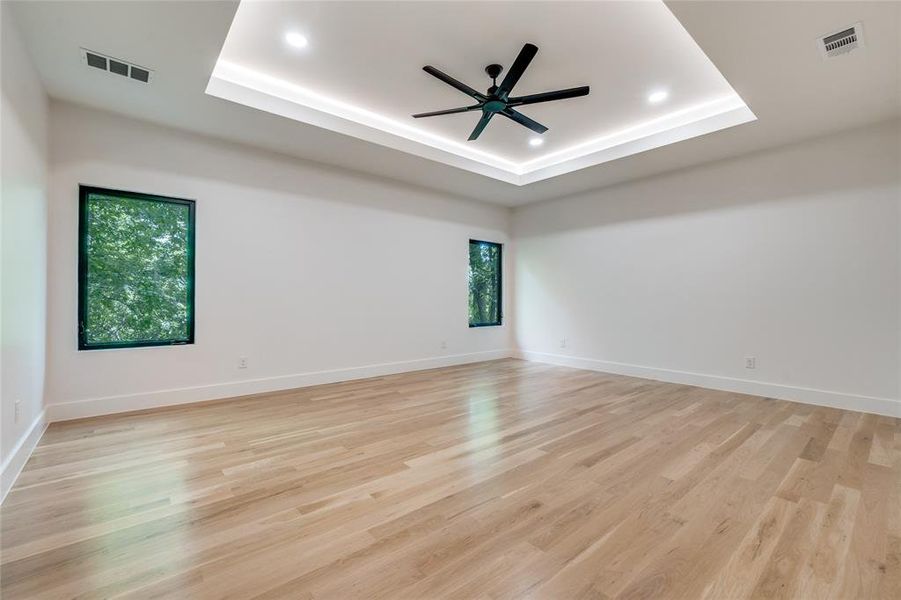 Spacious, unfurnished interior of a new home in , Dallas (Image 21).