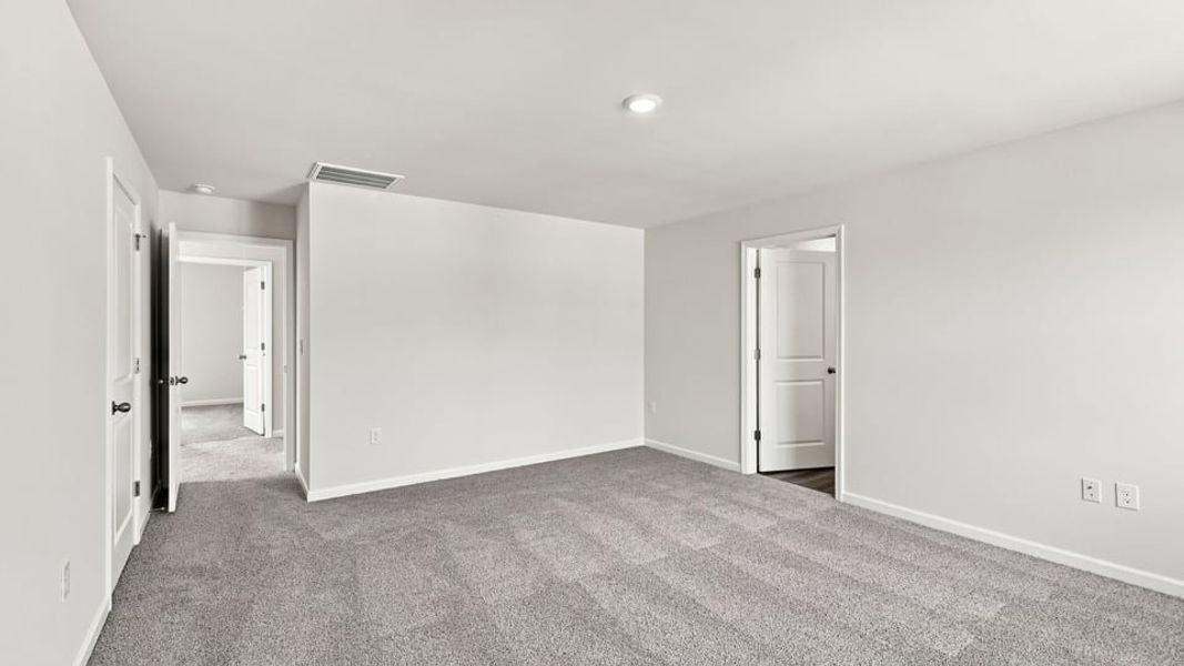 Spacious, unfurnished interior of a new home in Tyger Pines, Moore (Image 30).