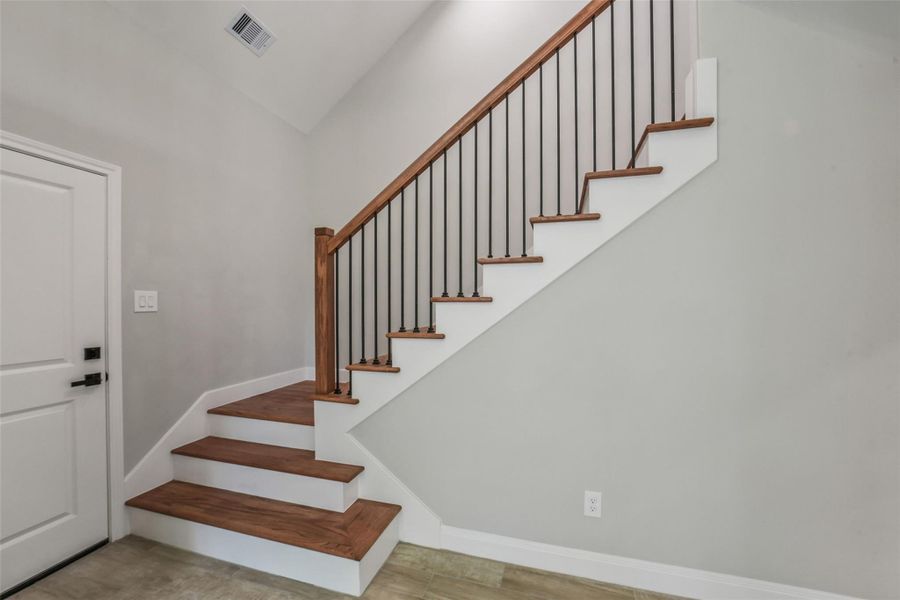 Spacious, unfurnished interior of a new home in , Richmond (Image 24).