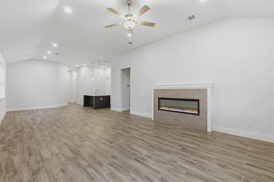 Representative unfurnished interior of a home built from the Oliver 2015 S TLT by Saratoga Homes in Lakeside at Tessera on Lake Travis, Lago Vista (Image 16).