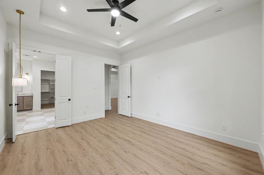 Spacious, unfurnished interior of a new home in , Willis (Image 36).