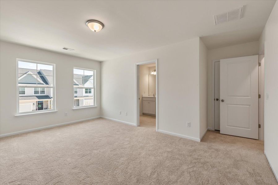 Spacious, unfurnished interior of a new home in The Landings at Montague, Goose Creek (Image 27).