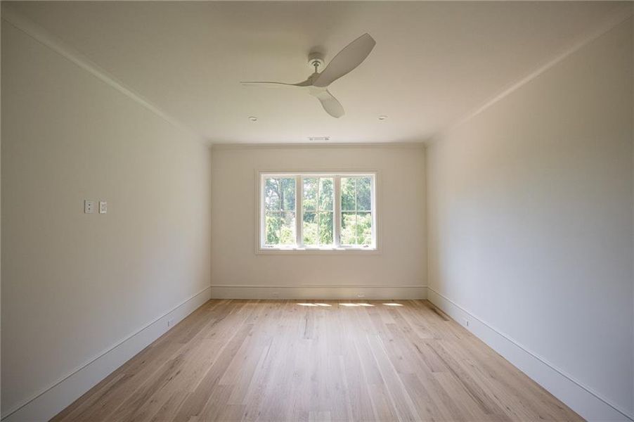 Spacious, unfurnished interior of a new home in Blue Heron Walk, Atlanta (Image 16).