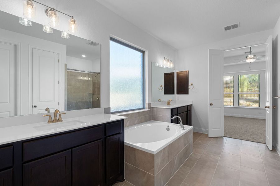 2,926sf New Home in Lago Vista, TX.  - Slide 25