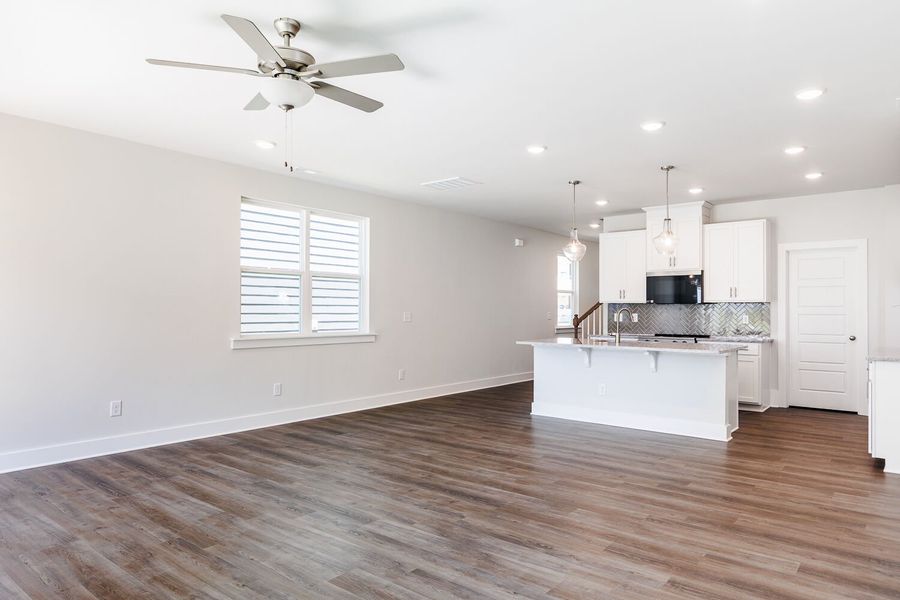 Spacious, unfurnished interior of a new home in Vaughan Farms, Angier (Image 16).