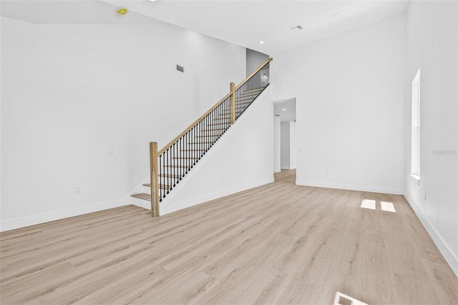 Spacious, unfurnished interior of a new home in , Tampa (Image 22).